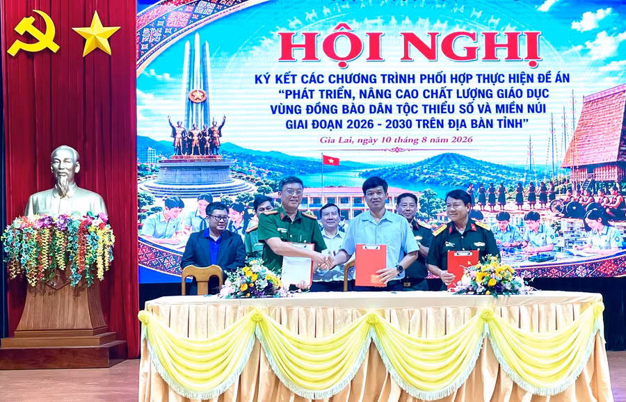 xa-ia-mo-ky-ket-giao-uoc-phoi-hop-anh-vu-thao.jpg