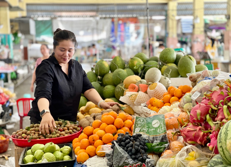 Trái cây là một trong những loại hàng thực phẩm có mức tiêu dùng tăng cao trong dịp lễ. Ảnh: V.T trai-cay-la-mot-trong-nhung-loai-hang-thuc-pham-co-muc-tieu-dung-tang-trong-dip-le-anh-vt.jpg