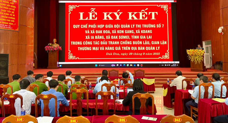 Quang cảnh lễ ký kết. Ảnh: V.T quang-canh-le-ky-ket-anh-vt.jpg
