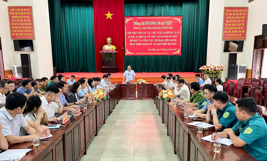 Quang cảnh buổi làm việc. Ảnh: Vũ Thảo quang-canh.jpg