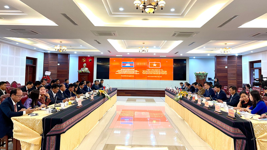 Quang cảnh buổi làm việc. Ảnh: Vũ Thảo 22.jpg