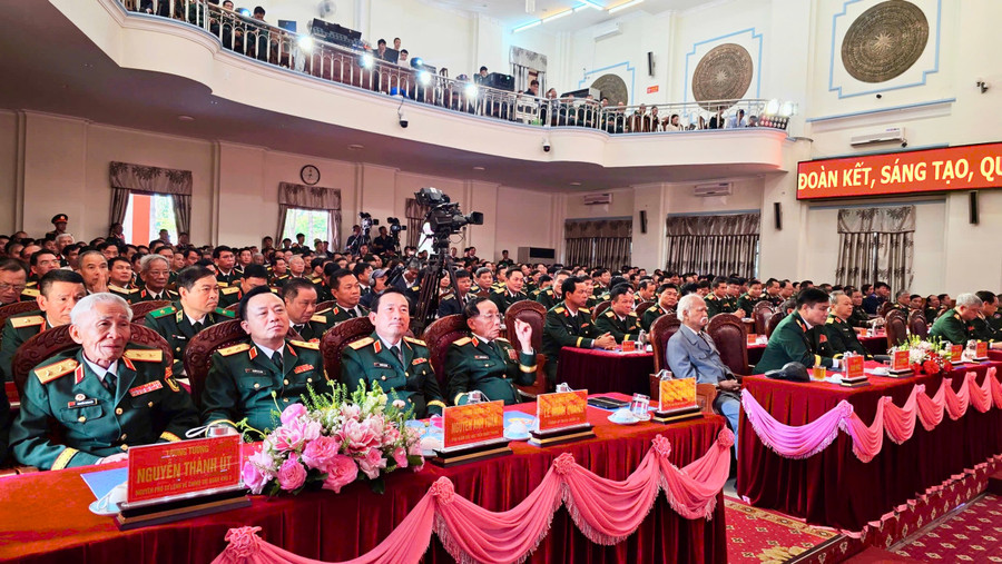 Các đại biểu tham dự Lễ mừng công. Ảnh: Bá Bính