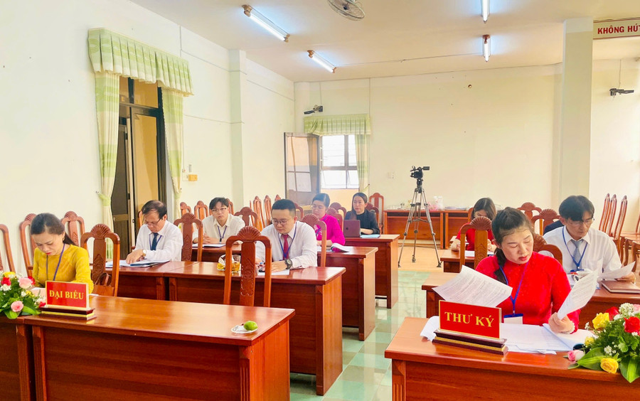 2025~2030年任期、ザライ省科学技術協会連合党支部第4回大会。写真:フィ・ロン quang-canh.jpg