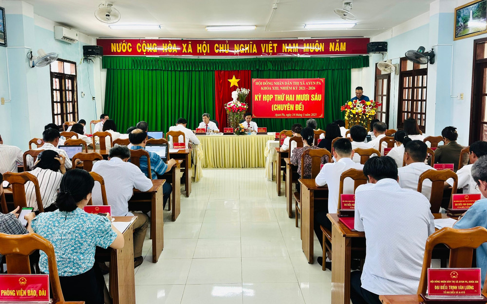 Quang cảnh kỳ họp thứ 26 (chuyên đề) HĐND thị xã Ayun Pa. Ảnh: Nguyễn Sang quang-canh-ky-hop.jpg
