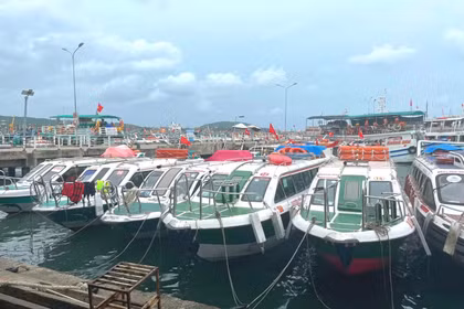 Nhiều ca nô, tàu du lịch Phú Quốc tạm dừng hoạt động