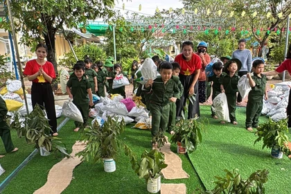 Trường Mầm non Hoài Xuân tổ chức hoạt động trải nghiệm chào mừng Ngày thành lập Quân đội nhân dân Việt Nam