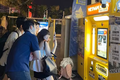 Chi phí du lịch leo thang: Nhiều người rủ nhau khám phá loạt điểm đến tại TP.HCM