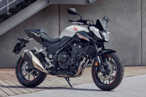 Honda CB500 Hornet 2025 có giá từ 180 triệu đồng