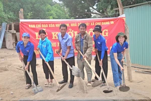 Khởi công xây dựng nhà ở cho hộ cận nghèo tại xã Chư Đang Ya