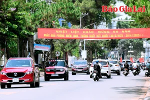 Gia Lai rực rỡ sắc màu, rộn ràng mừng 50 năm thống nhất đất nước