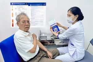 Tiêm miễn phí vắc xin cúm cho cựu chiến binh, thương-bệnh binh và người có công tại Gia Lai 