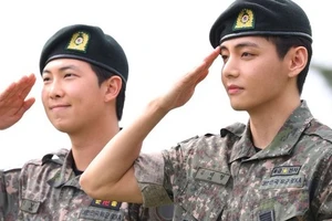V và RM (BTS) xuất ngũ