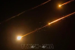 Căng thẳng Israel-Iran: Houthi tuyên bố tấn công tên lửa Israel
