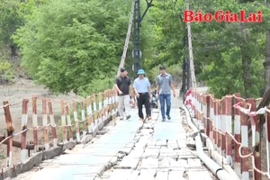 Gia Lai: Kiểm tra cầu treo để đảm bảo an toàn trong mùa mưa lũ 
