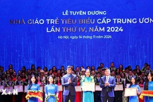 Chương trình tuyên dương 99 Nhà giáo trẻ tiêu biểu lần thứ IV