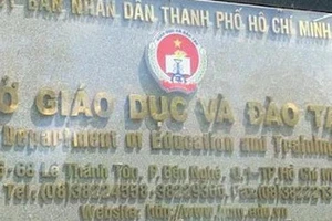 Sở GD-ĐT TP HCM: Tin nhắn 'bắt, lập biên bản giáo viên dạy thêm' đang lan truyền là giả mạo