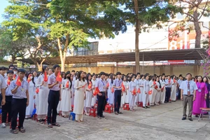 Trường THPT Lê Lợi: Giáo dục lòng yêu nước qua lễ chào cờ đặc biệt