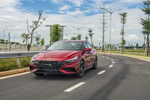 Hyundai Elantra với thiết kế đẹp, mang phong cách thể thao, giá niêm yết từ 579 triệu đồng