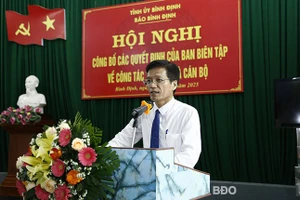 Ban Biên tập Báo Bình Định công bố các quyết định về công tác tổ chức và cán bộ