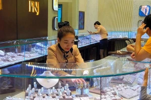 Giá vàng hôm nay 18-4: Đảo chiều sụt giảm