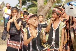 Nhớ ngày dân làng Tơnung 1 tổ chức lễ sơmăh kơ cham