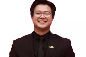 Chuyện chàng Dôn xứ biển lên phố núi làm du lịch