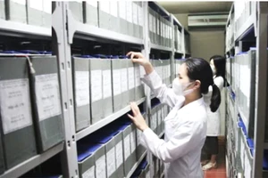 Mức thu lệ phí cấp chứng chỉ hành nghề lưu trữ 300.000 đồng/chứng chỉ