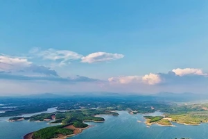 Hồ Plei Krông - “đóa hoa xanh” giữa đại ngàn