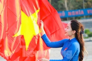 Khoảnh khắc đẹp của người trẻ dịp 30/4
