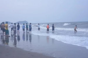 Nghệ An: Cứu hộ thành công hơn 20 người nguy cơ bị đuối nước tại biển Cửa Lò