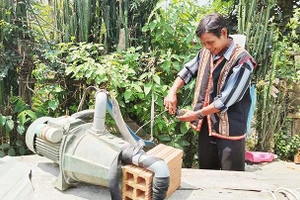 Ánh sáng về làng Canh Tiến