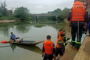 Tìm thấy thi thể nam sinh viên mất tích trên sông ở Hà Tĩnh