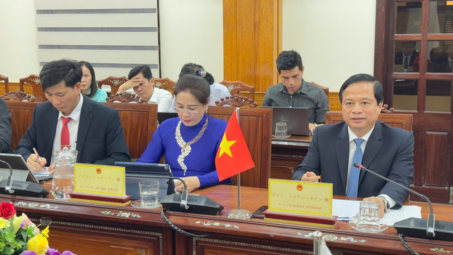 Phó Chủ tịch Thường trực UBND tỉnh Nguyễn Tuấn Thanh tiếp và làm việc với Đoàn công tác TP Ashikaga. Ảnh: Minh Hoàng z7160899615104-e8c4219e7df6883776190ab151c474c9.jpg