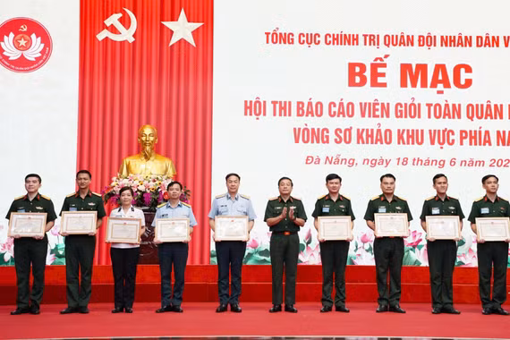 Trung tá Lê Tiến Dũng đạt giải nhất Hội thi báo cáo viên giỏi toàn quân vòng sơ khảo khu vực phía Nam