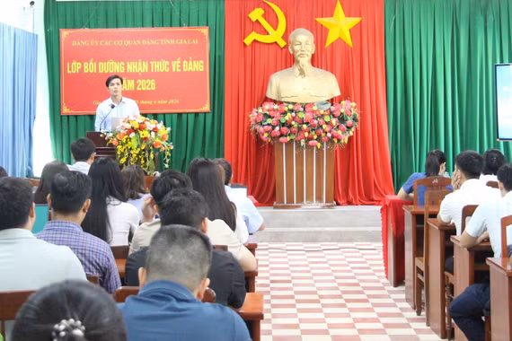 Khai giảng lớp bồi dưỡng nhận thức về Đảng năm 2026 cho hơn 50 quần chúng ưu tú