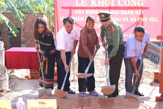 Công an tỉnh Gia Lai khởi công xây dựng, sửa chữa 23 căn nhà cho hộ dân có hoàn cảnh đặc biệt khó khăn