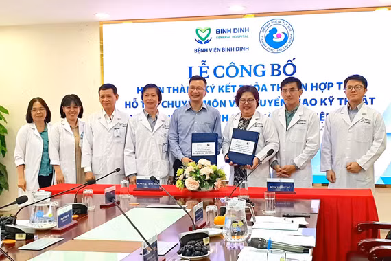 Công bố hoàn thành ký kết về hỗ trợ chuyên môn, chuyển giao kỹ thuật cho Bệnh viện Bình Định