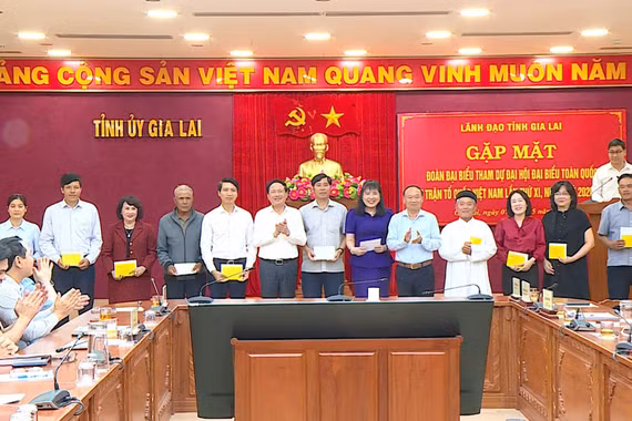 Gia Lai: Gặp mặt đoàn đại biểu tham dự Đại hội đại biểu toàn quốc MTTQ Việt Nam lần thứ XI