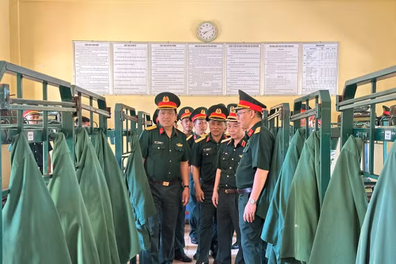 Cục Doanh trại kiểm tra công tác doanh trại tại Quân đoàn 34