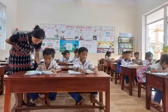 Đề xuất hỗ trợ học tập cho dân tộc thiểu số rất ít người, cao nhất bằng 150% mức lương cơ sở