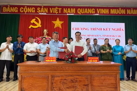 Xã Gào và phường Bình Kiến kết nghĩa, tăng cường hợp tác phát triển