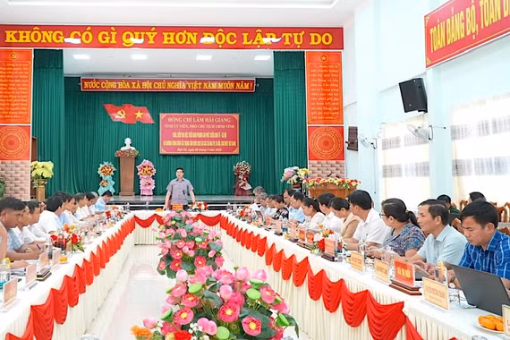 Phó Chủ tịch UBND tỉnh Lâm Hải Giang làm việc với 8 xã khu vực phía Tây Gia Lai