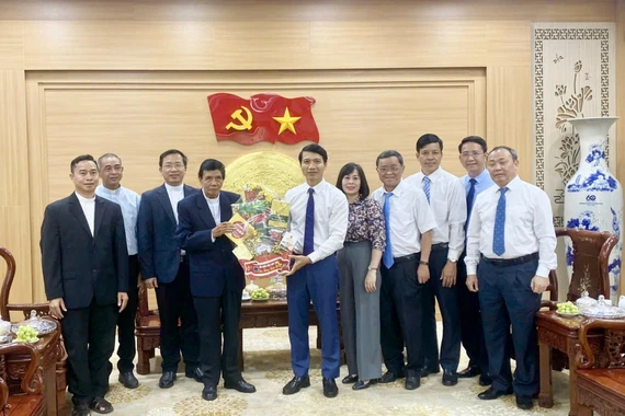 Lãnh đạo tỉnh Gia Lai tiếp đoàn Tòa Giám mục Giáo phận Kon Tum đến chúc Tết