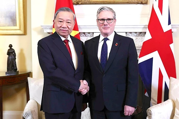 Đẩy mạnh đối ngoại toàn diện ở tầm cao mới