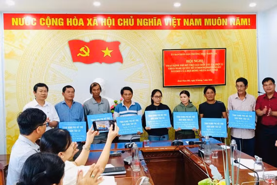 Phường Hoài Nhơn Bắc trao hơn 1 tỷ đồng hỗ trợ giải bản tàu cá đợt 1 năm 2026