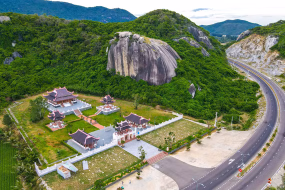 Đền thờ Anh hùng dân tộc Nguyễn Trung Trực tại thôn Cát Hải Nam, xã Cát Tiến, tỉnh Gia Lai. Ảnh: Ngọc Nhuận