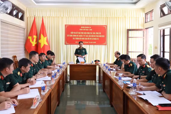 Phó Tư lệnh Quân đoàn 34 kiểm tra công tác chính quy, kỷ luật tại Lữ đoàn Tăng 273