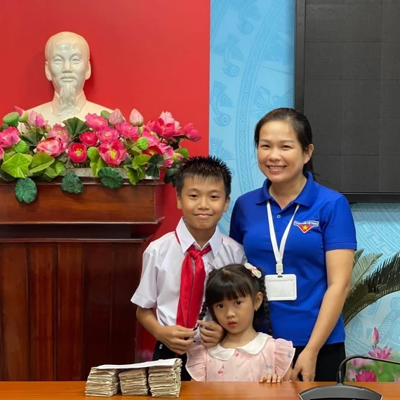 Gia Lai: Hai em nhỏ góp tiền, gửi tặng người dân Cuba
