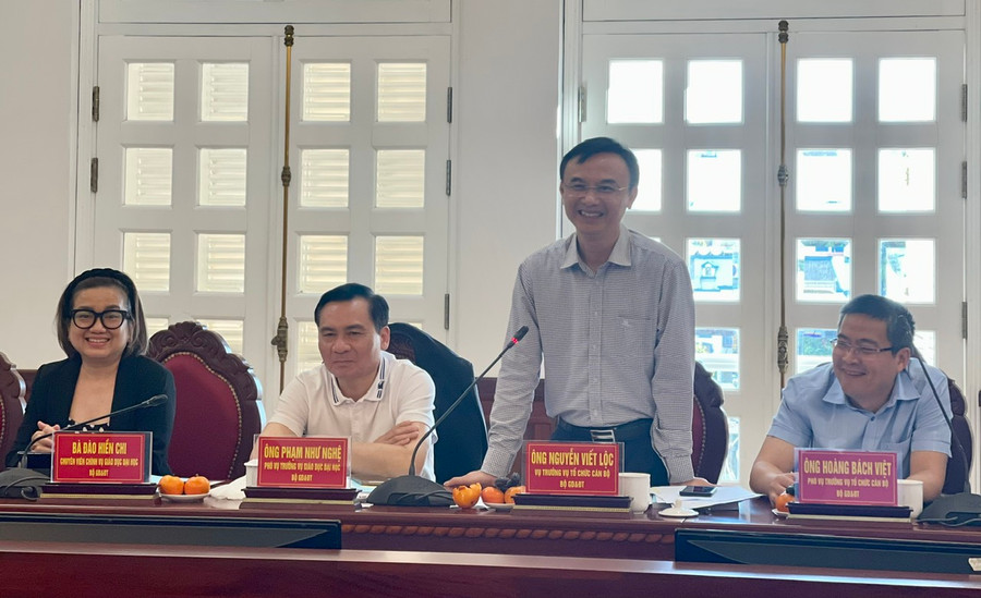 Ông Nguyễn Viết Lộc-Vụ trưởng Vụ Tổ chức cán bộ (Bộ Giáo dục và Đào tạo), Chủ tịch Hội đồng thẩm định thực tế Đề án phát biểu ý kiến. Ảnh: P.D Ông Nguyễn Viết Lộc-Vụ trưởng Vụ Tổ chức cán bộ (Bộ Giáo dục và Đào tạo), Chủ tịch Hội đồng thẩm định thực tế Đề án phát biểu ý kiến. Ảnh: P.D