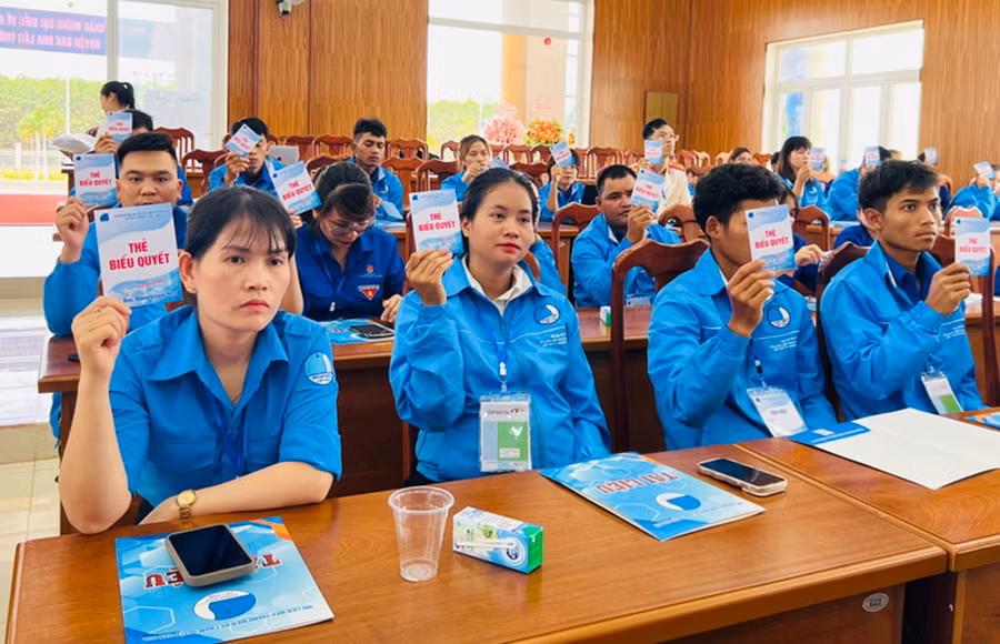 Các đại biểu hiệp thương chọn cử Ủy ban Hội LHTN Việt Nam huyện Đak Đoa khóa VI, nhiệm kỳ 2024-2029. Ảnh: P.L